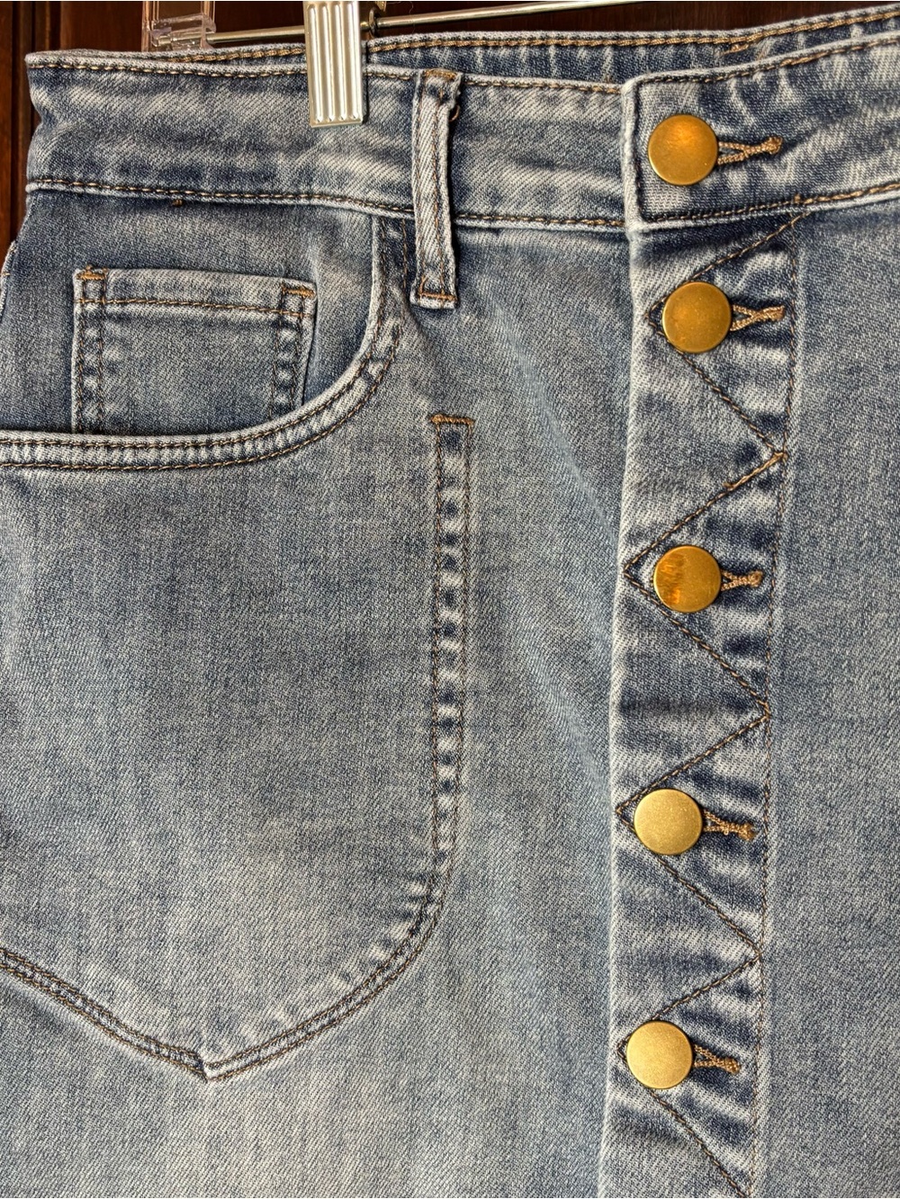 Kut from the Kloth Jean Skirt Size 8 Blue Denim Button-Front Skirt Knee-length - Picture 4 of 8
